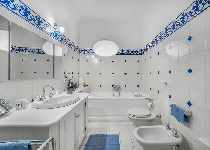 Casa Lauro - De Vivo Realty