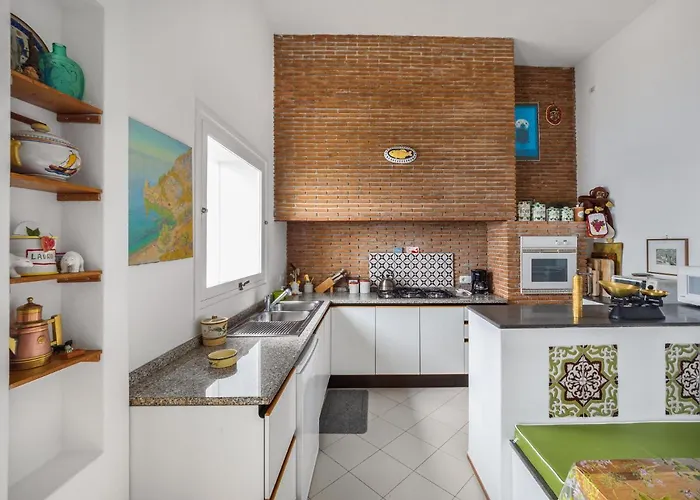 Casa Lauro - De Vivo Realty *