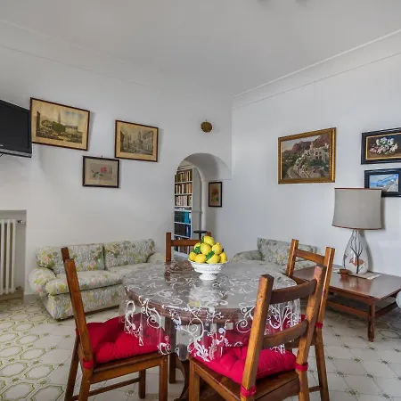 Casa Lauro In Casa vacanze *
