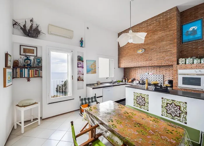 Casa Lauro - De Vivo Realty *