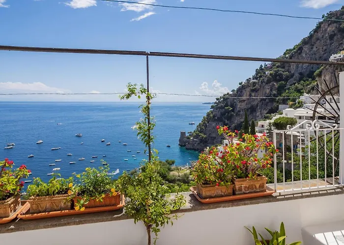 Casa Lauro - De Vivo Realty